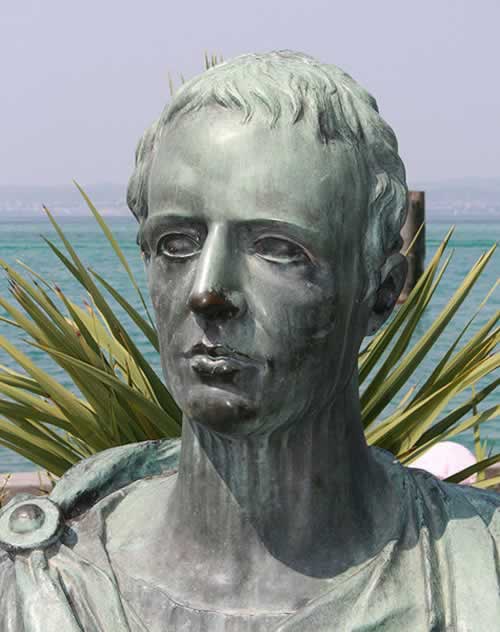 (Caius Valerius Catullus) CATUL